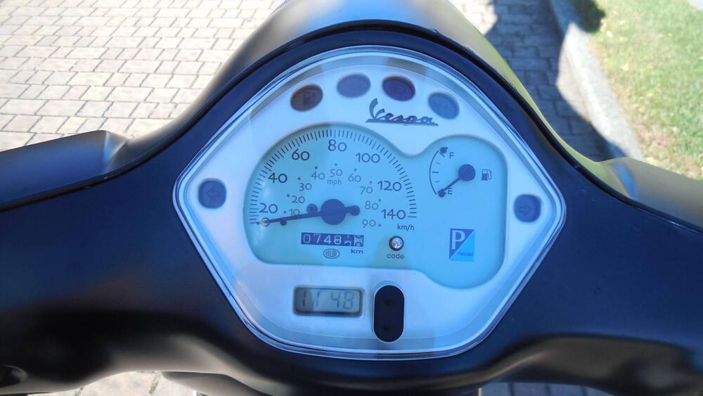 Vespa LX 150 (2005 - 11) (4)