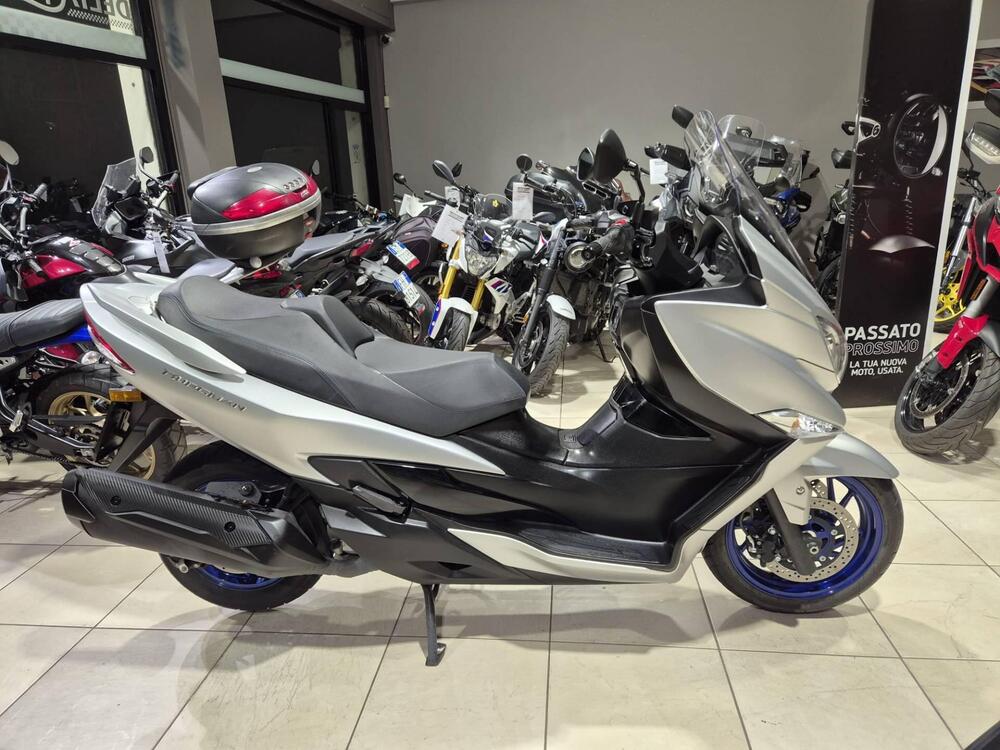 Suzuki Burgman 400 (2022 - 24) (2)