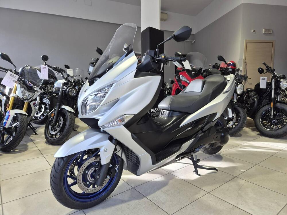 Suzuki Burgman 400 (2022 - 24) (5)