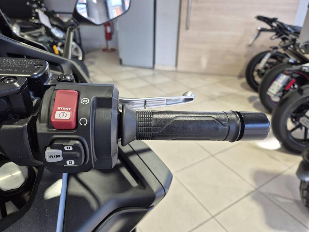 Honda Forza 750 DCT Urban (2021 - 24) (11)