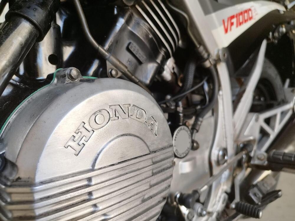 Honda VF1000F (7)