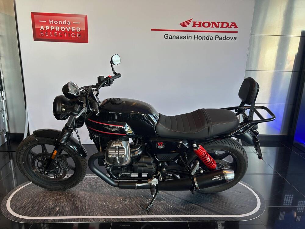 Moto Guzzi V7 850 Stone Special Abs (2021) (4)