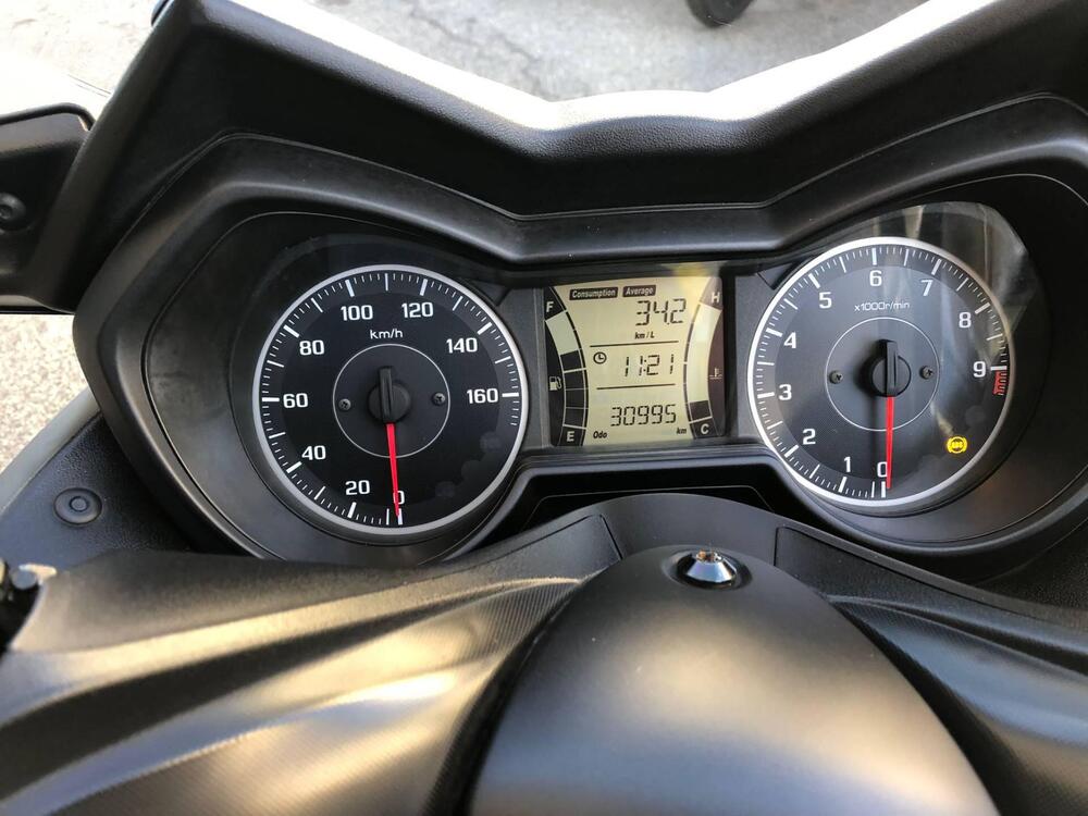 Yamaha X-Max 300 ABS (2017 - 20) (6)
