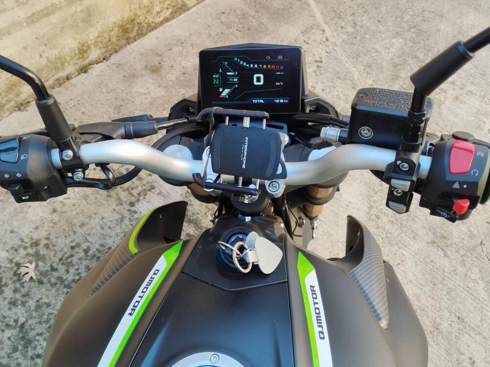 QJ Motor SRK 125 S (2023 - 24) (9)