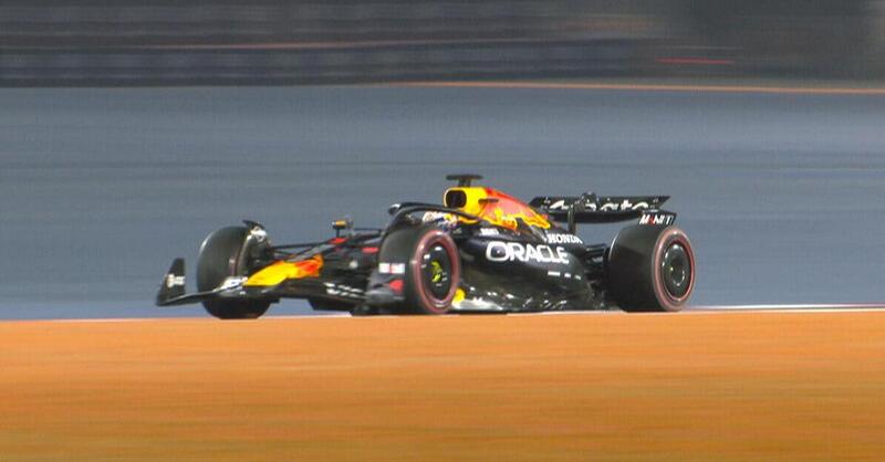 F1. Sprint Race Qatar: la gara in diretta, Piastri parte in pole davanti a Russell, Norris 3&deg;. Hamilton cerca la rimonta 