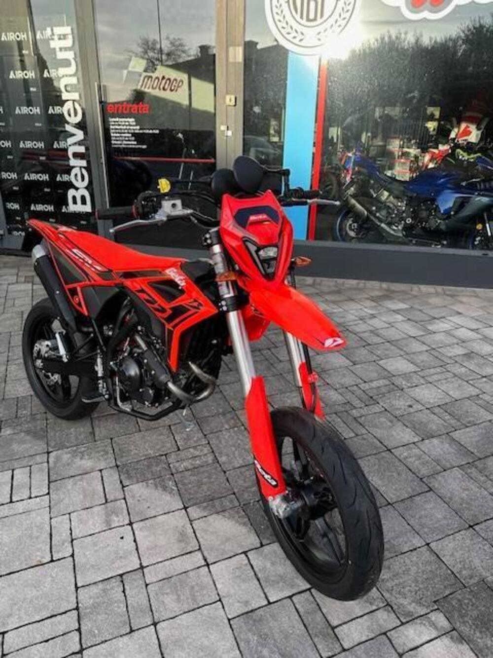 Betamotor RR 125 4T Motard T (2025 - 26) (3)