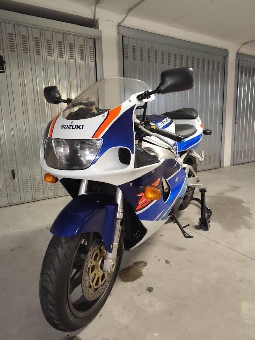 Suzuki GSX R 750 SRAD (5)