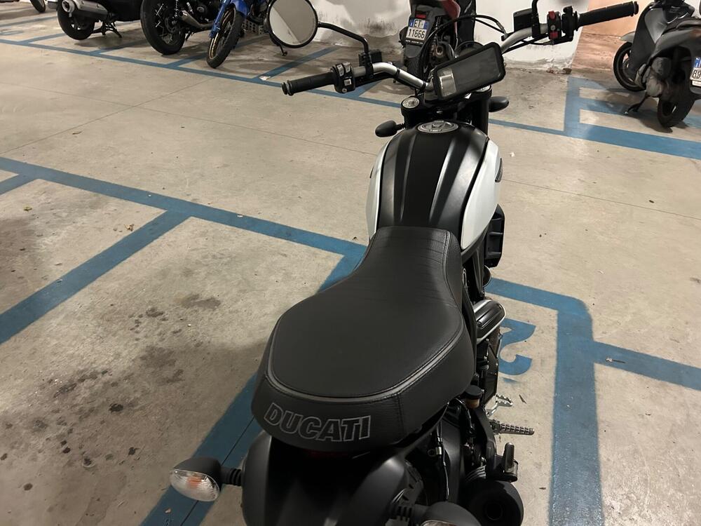Ducati Scrambler 800 Icon Dark (2020) (4)