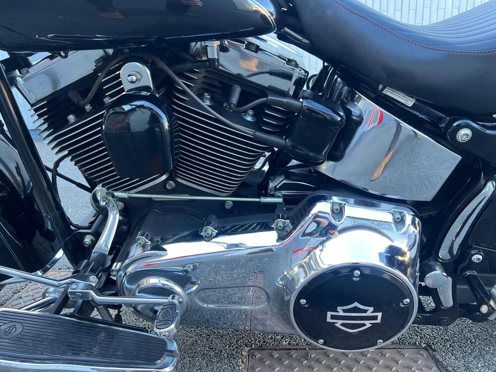 Harley-Davidson 1584 Deluxe (2007 - 08) - FLSTN (13)