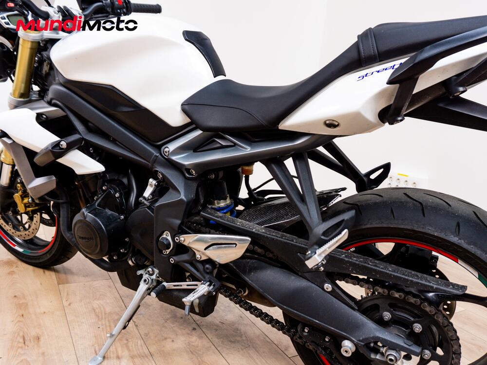Triumph Street Triple (2013) (10)