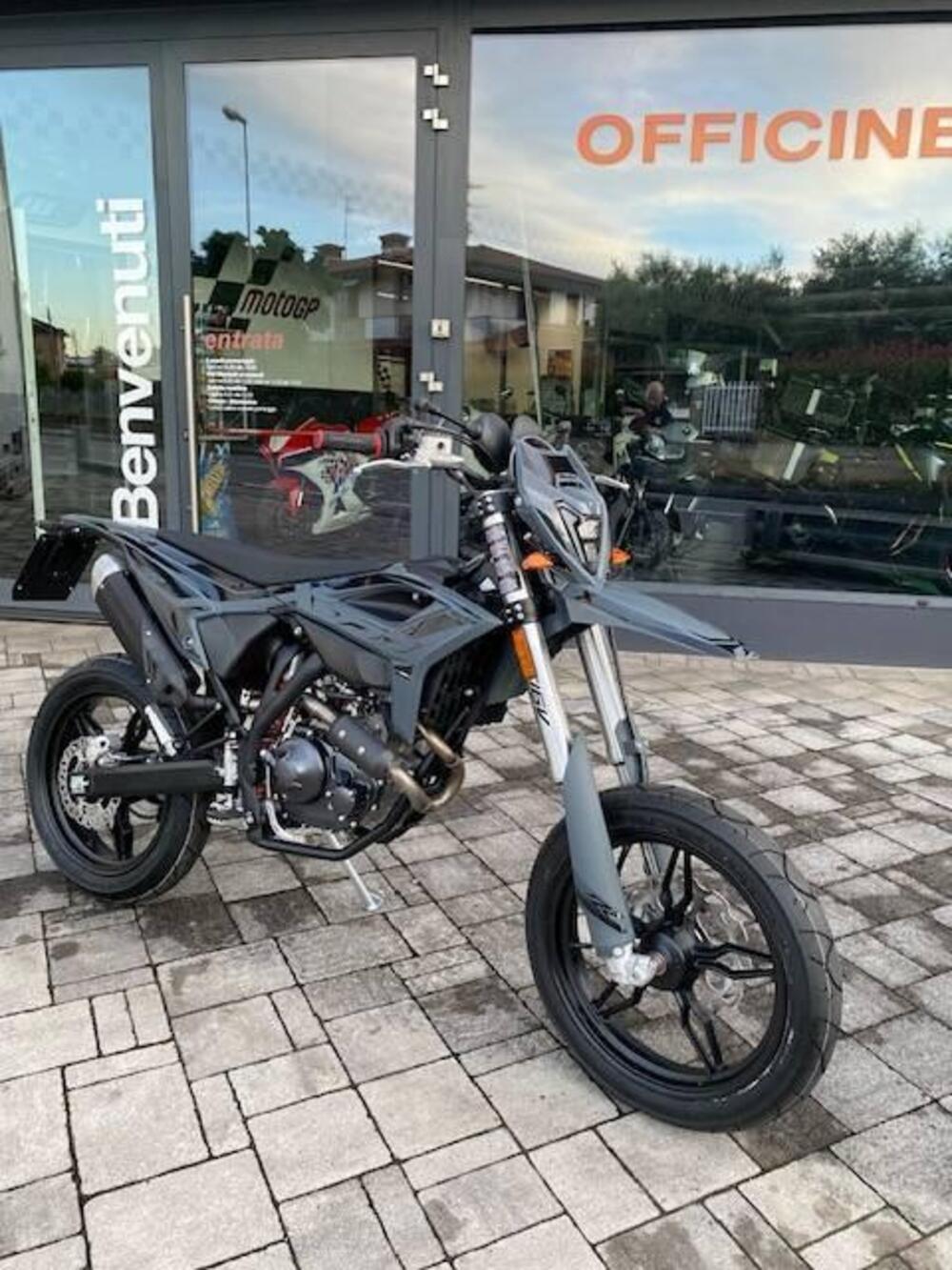 Betamotor RR 125 4T Motard T (2025 - 26) (2)