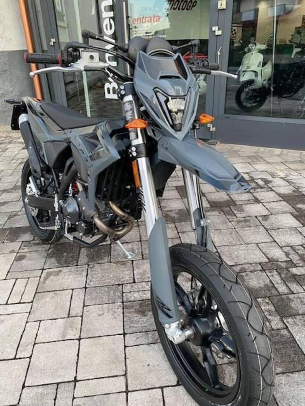 Betamotor RR 125 4T Motard T (2025 - 26) (3)