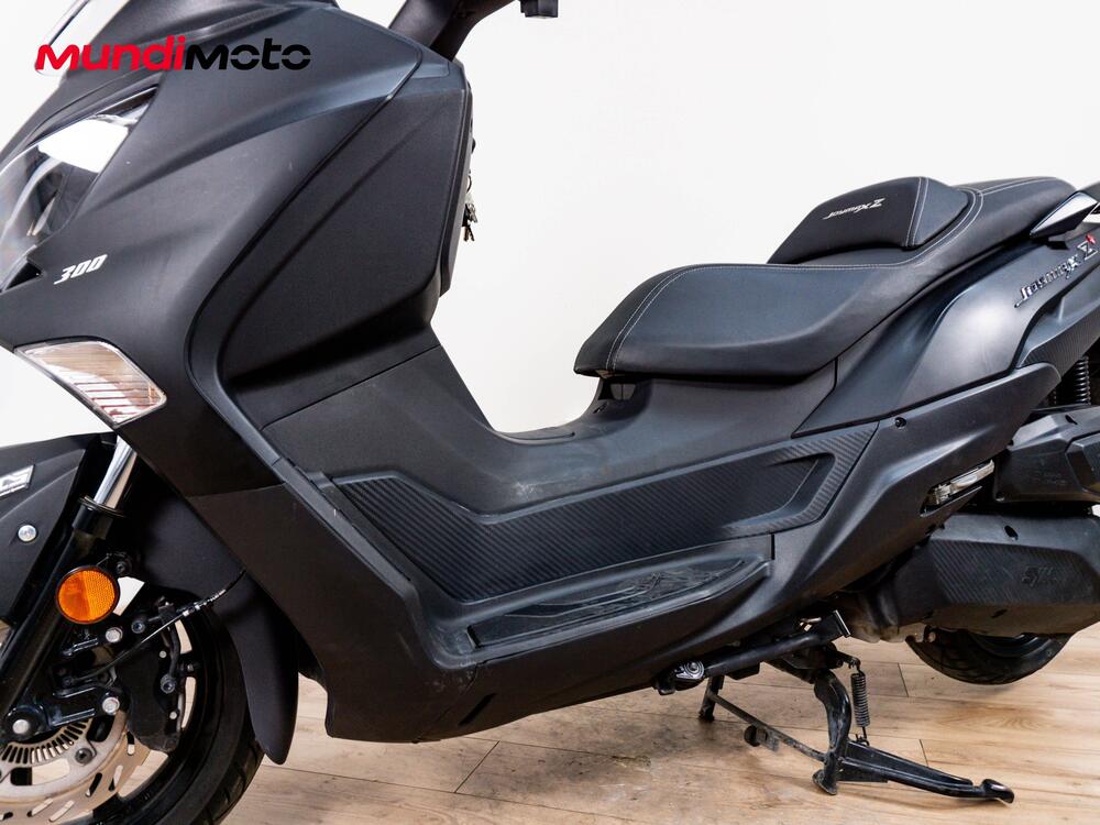 Sym Joymax 300 Z+ (2021 - 24) (9)