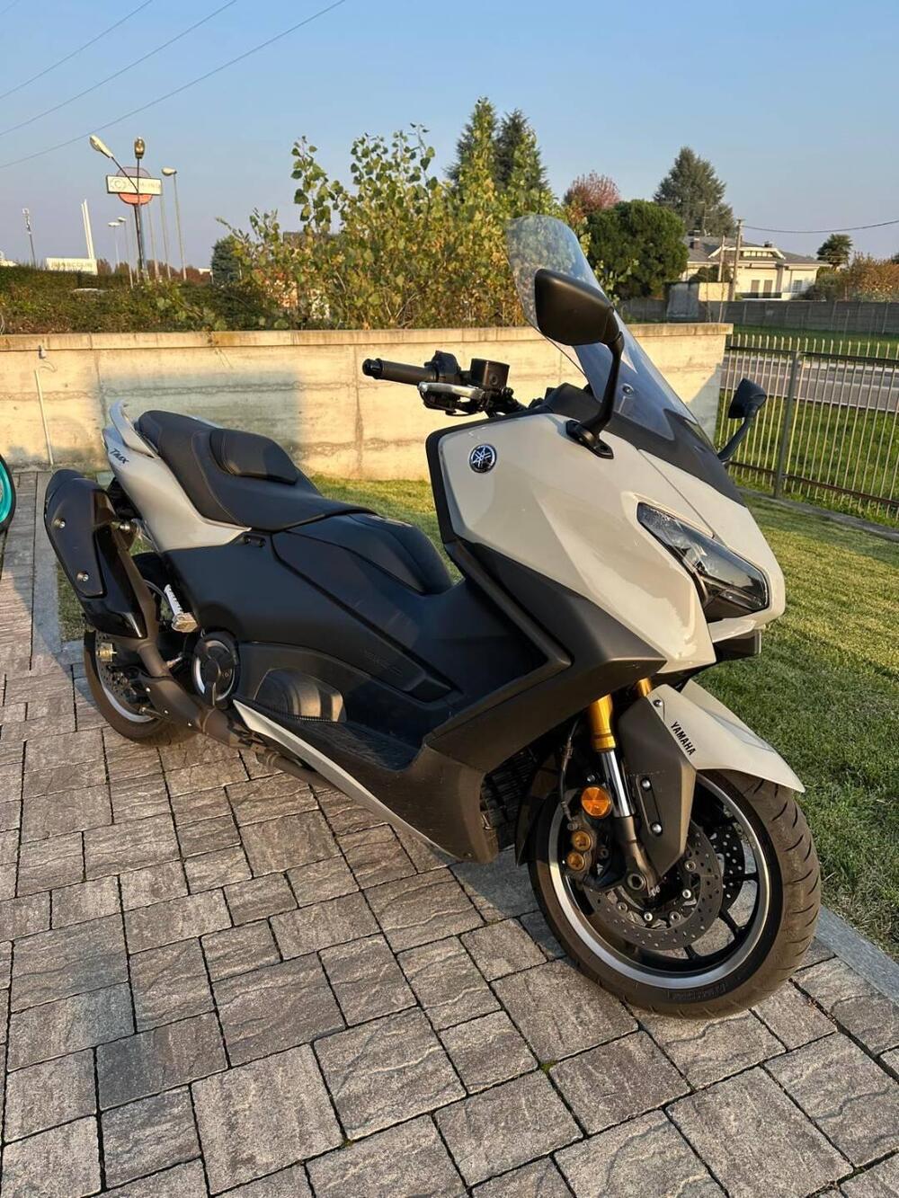 Yamaha T-Max 560 Tech Max (2025 - 26) (2)