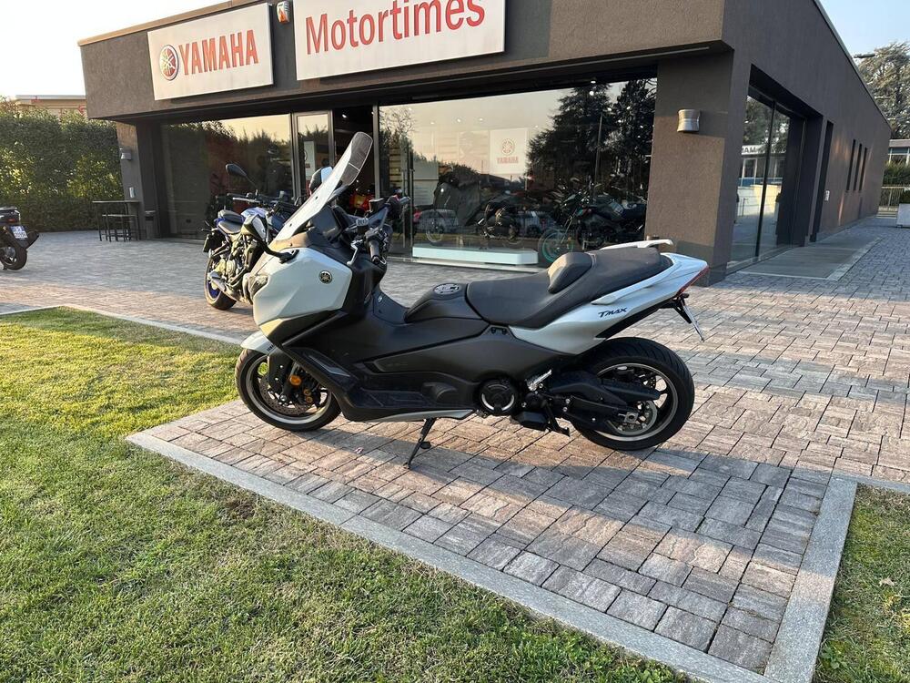Yamaha T-Max 560 Tech Max (2025 - 26) (3)