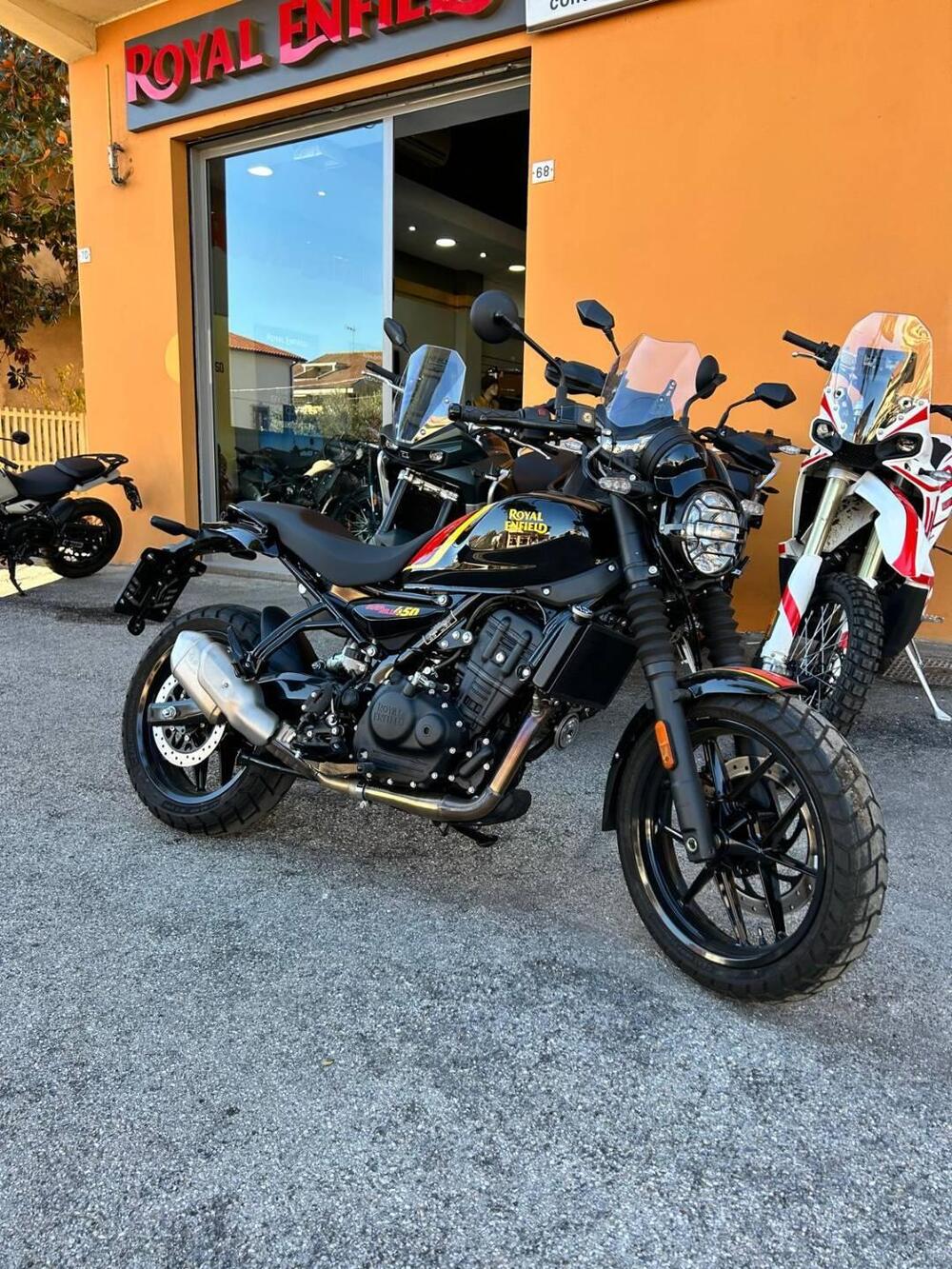 Royal Enfield Guerrilla 450 (2024 - 26) (2)