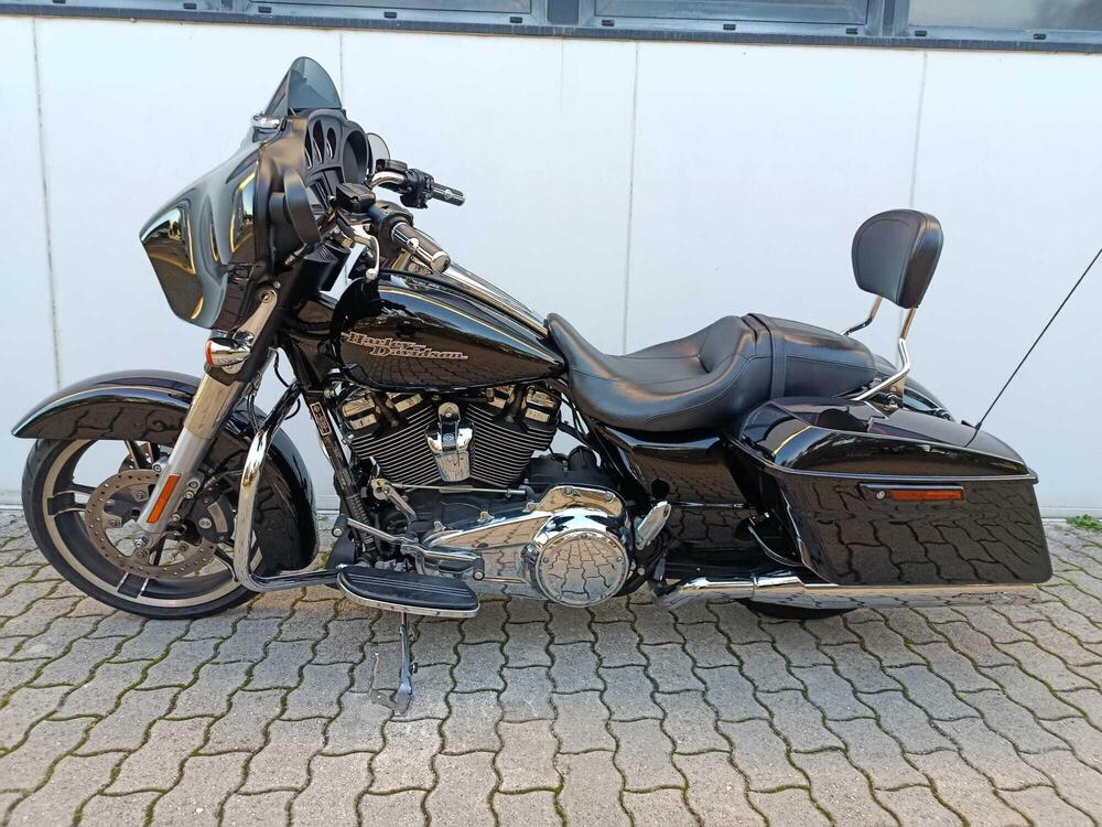 Harley-Davidson 107 Street Glide (2017 - 19) - FLHX (7)
