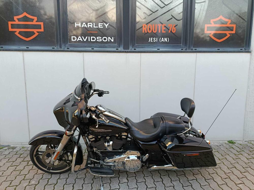 Harley-Davidson 107 Street Glide (2017 - 19) - FLHX (9)