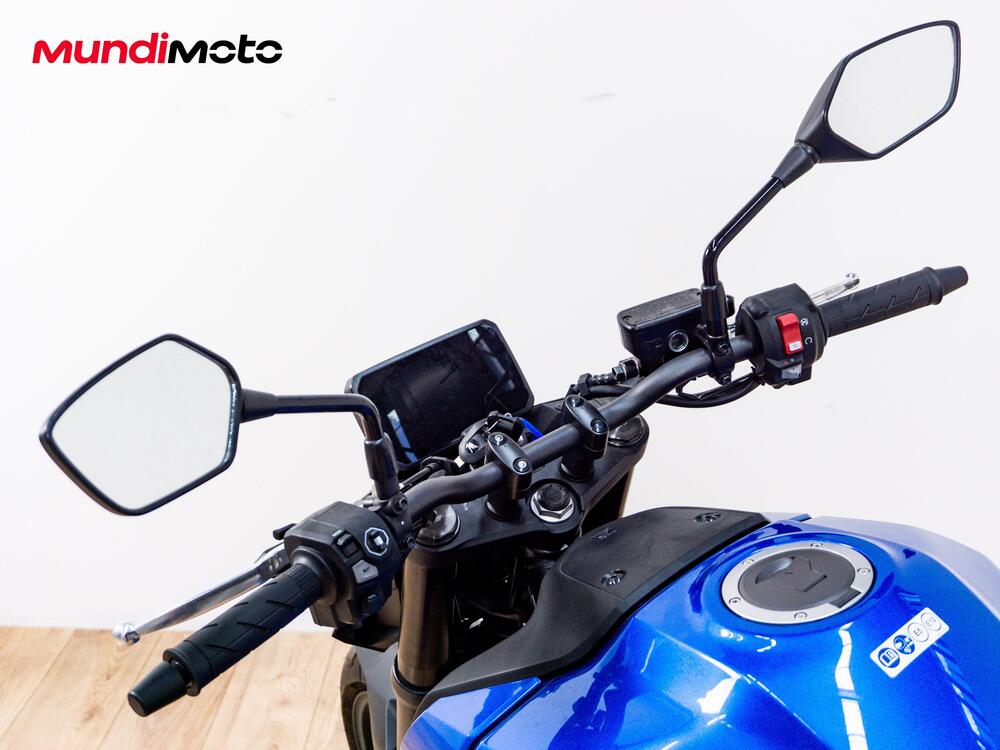 Honda CB 750 Hornet (2025) (11)