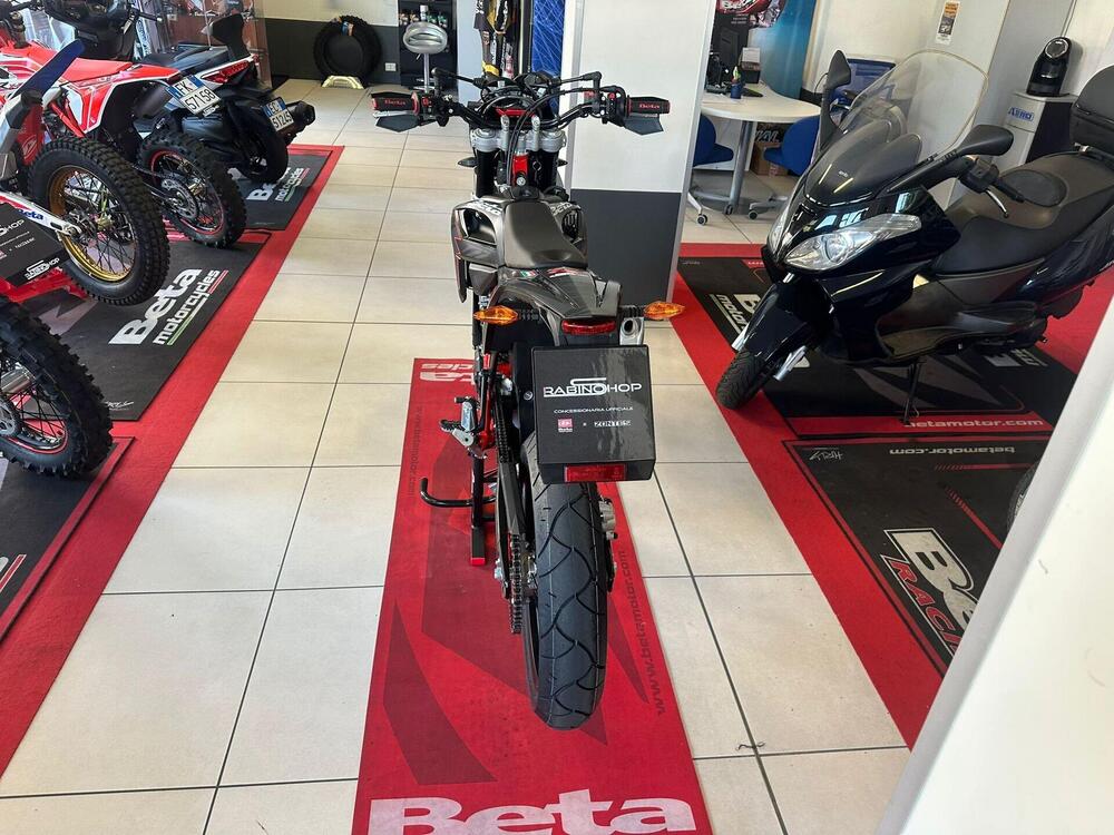Betamotor RR 125 4T Motard R (2025) (6)