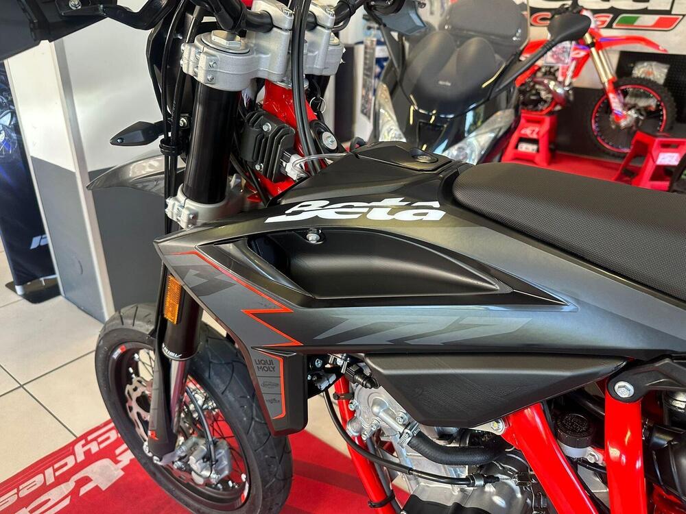 Betamotor RR 125 4T Motard R (2025) (14)