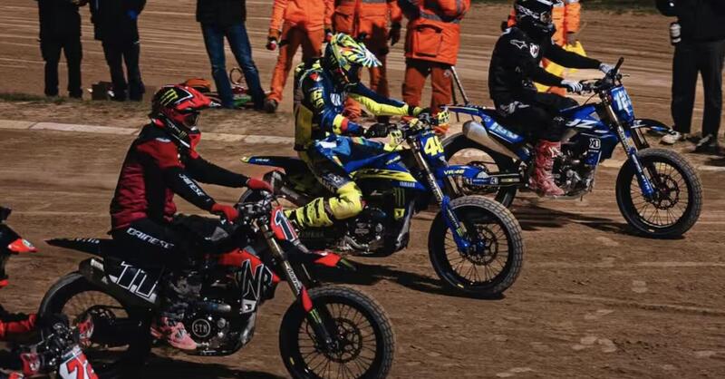 Pecco Bagnaia e Augusto Fernandez vincono La 100 km dei Campioni. Subito fuori Valentino Rossi