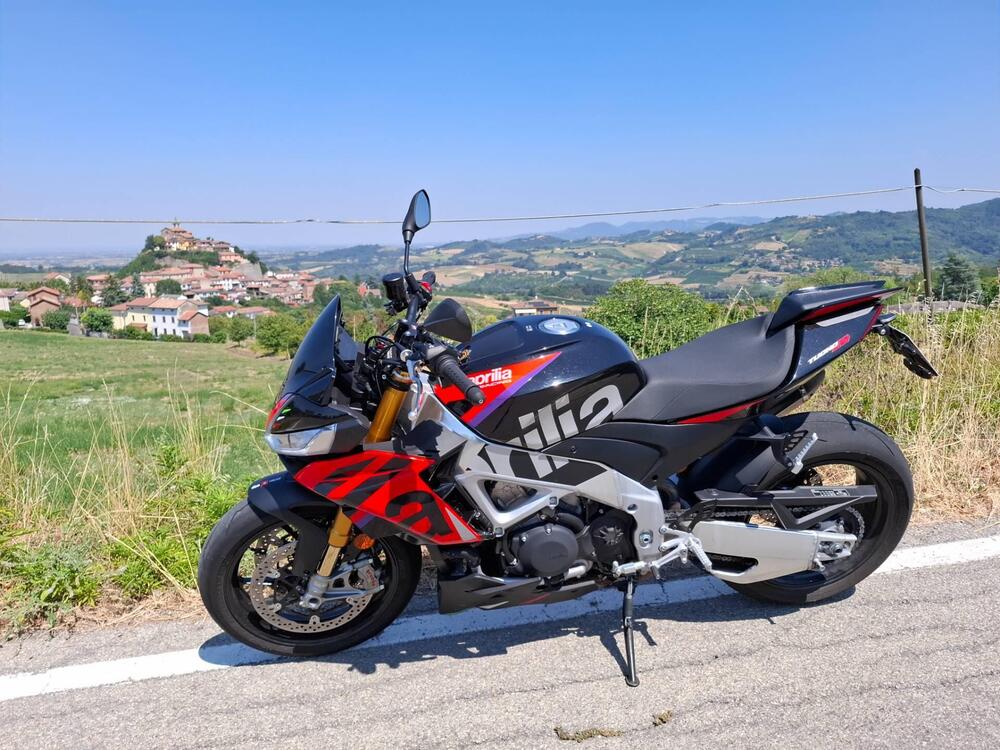 Aprilia RSV4 1100 Factory (2021 - 24) (2)