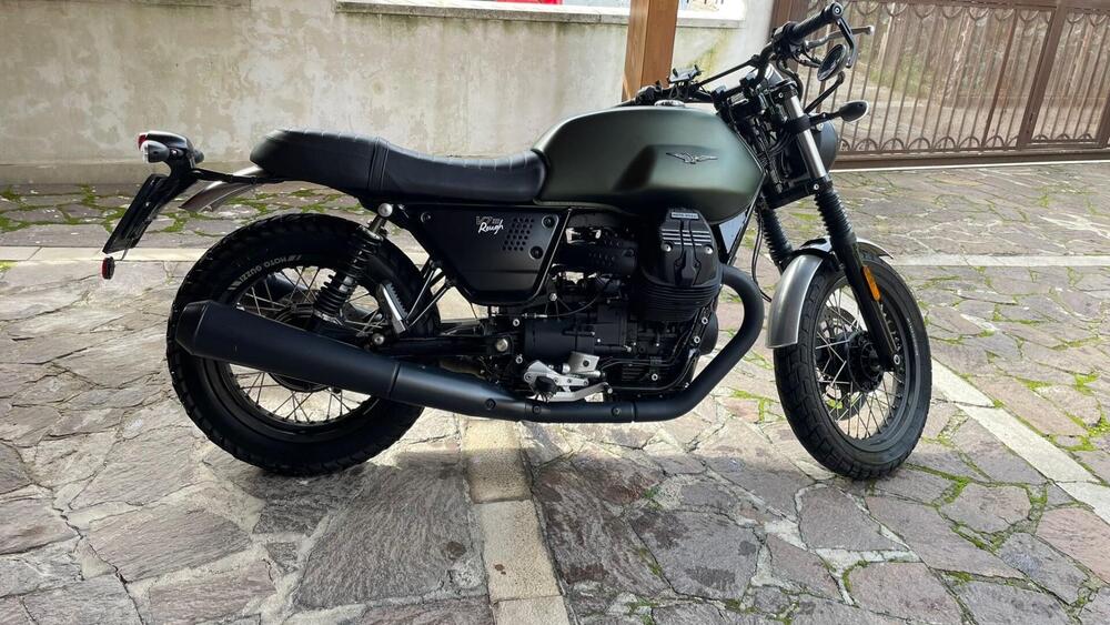 Moto Guzzi V7 III Rough (2018 - 20) (3)