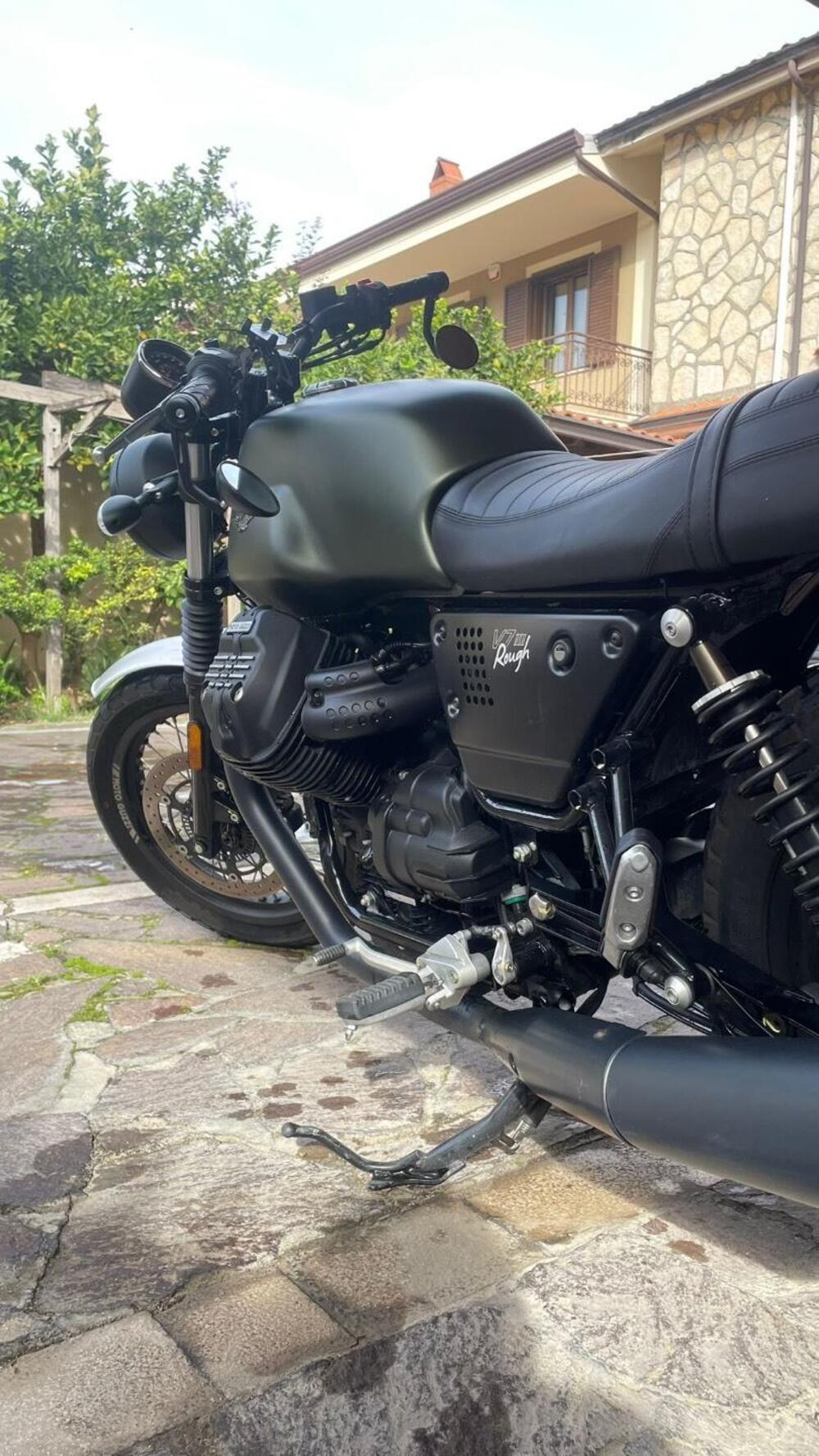 Moto Guzzi V7 III Rough (2018 - 20) (6)