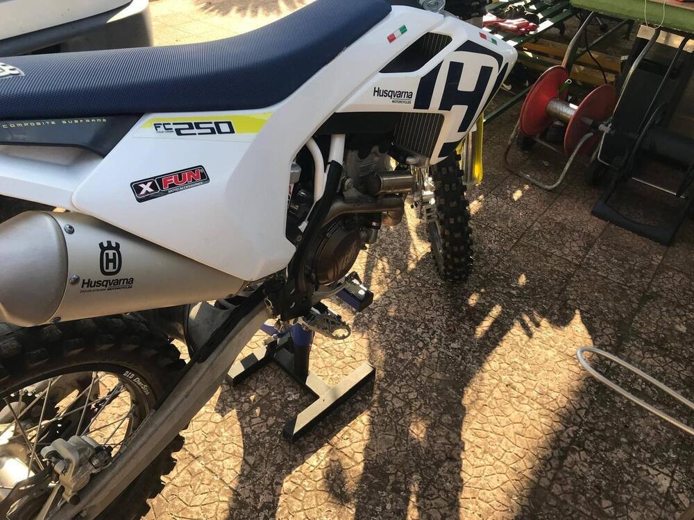Husqvarna FC 250 (2018) (2)