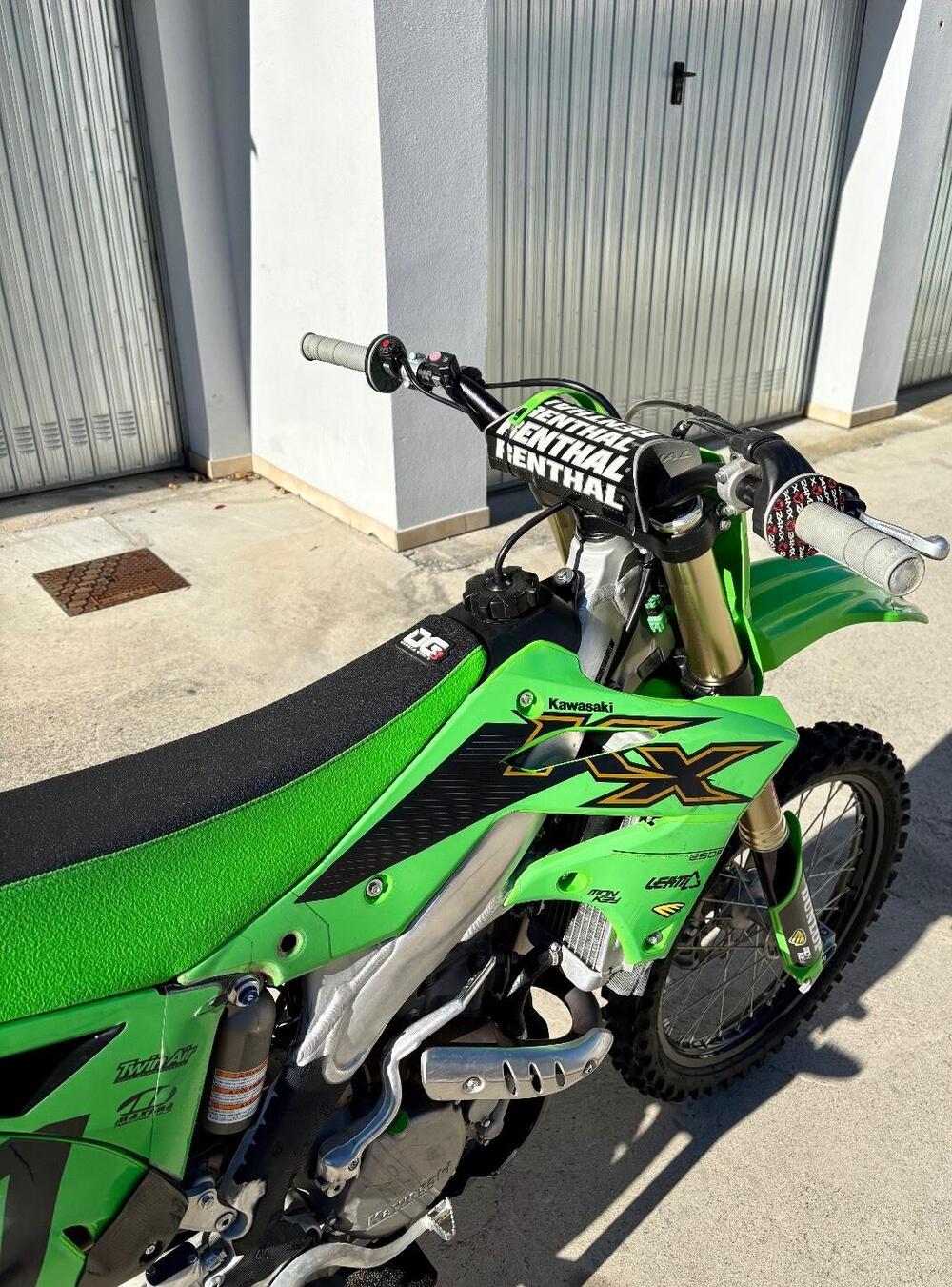 Kawasaki KX 250 F (2014) (6)