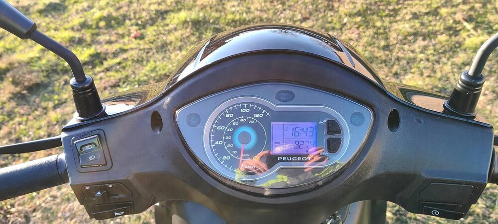 Peugeot Tweet 125i Active (2021 - 25) (6)