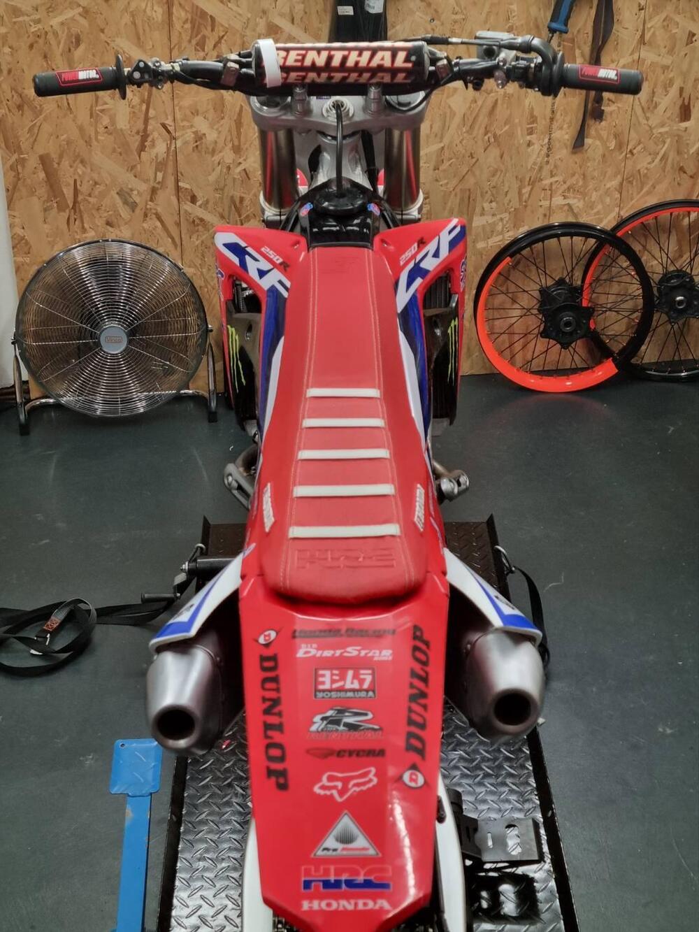 Honda CRF 250 R (2021) (5)