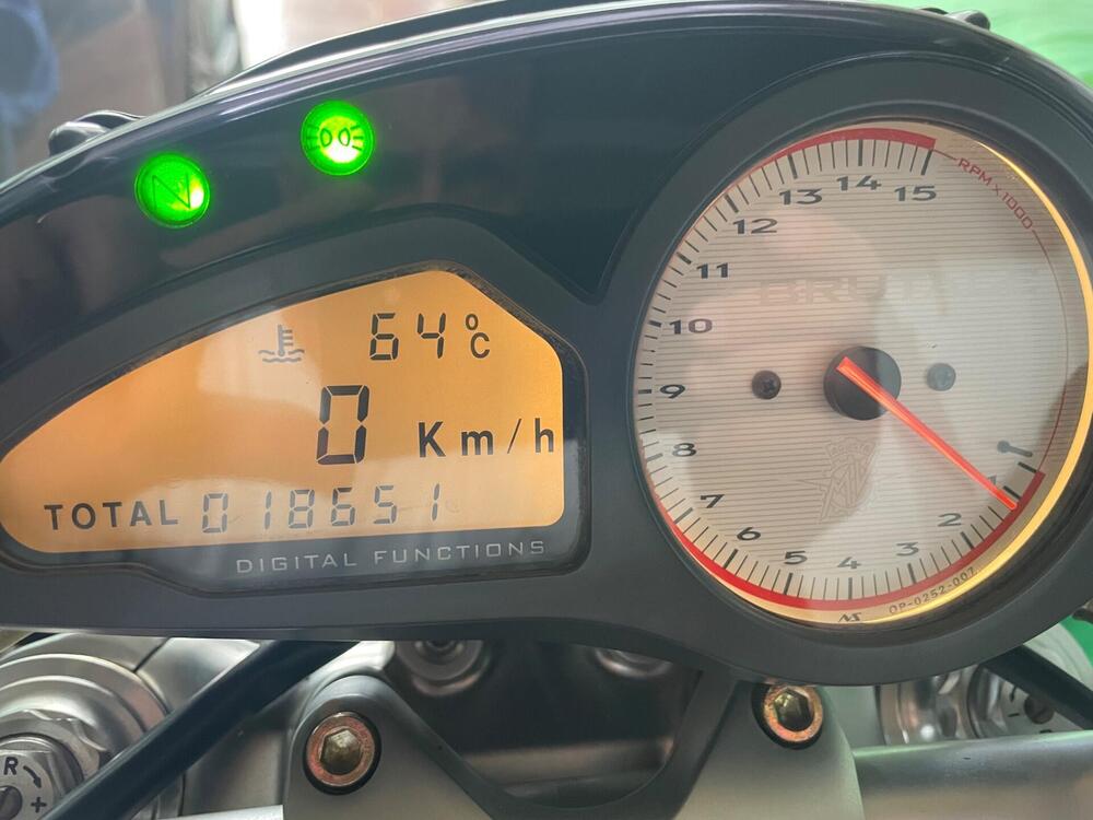 MV Agusta Brutale 910 S (2005 - 11) (7)