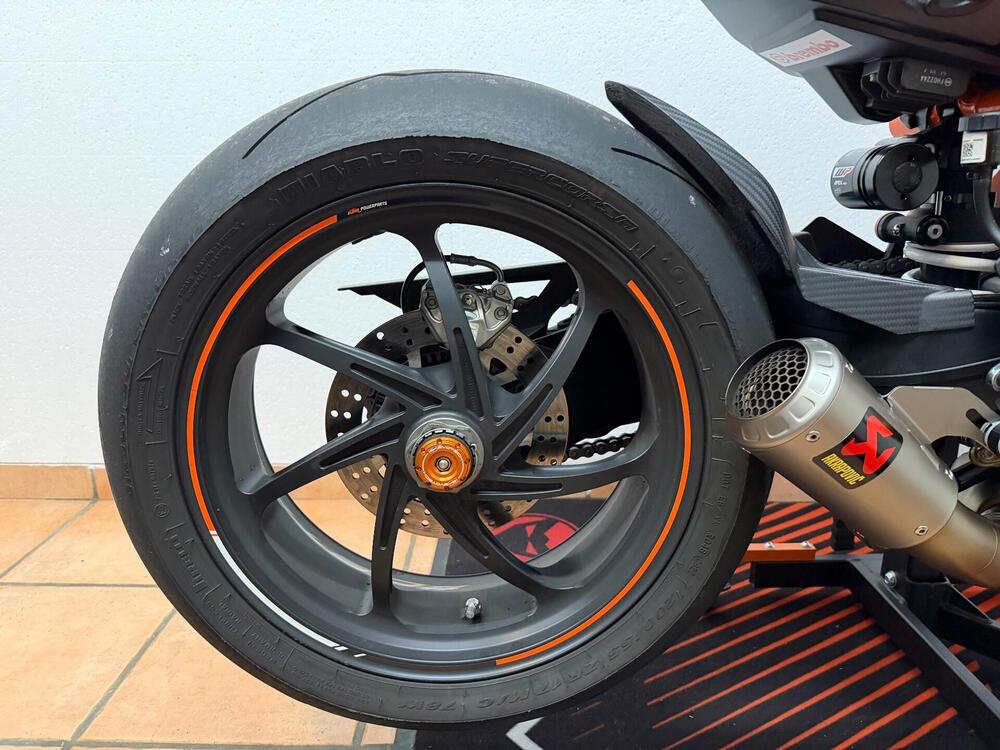 KTM 1290 Super Duke RR (2021) (5)