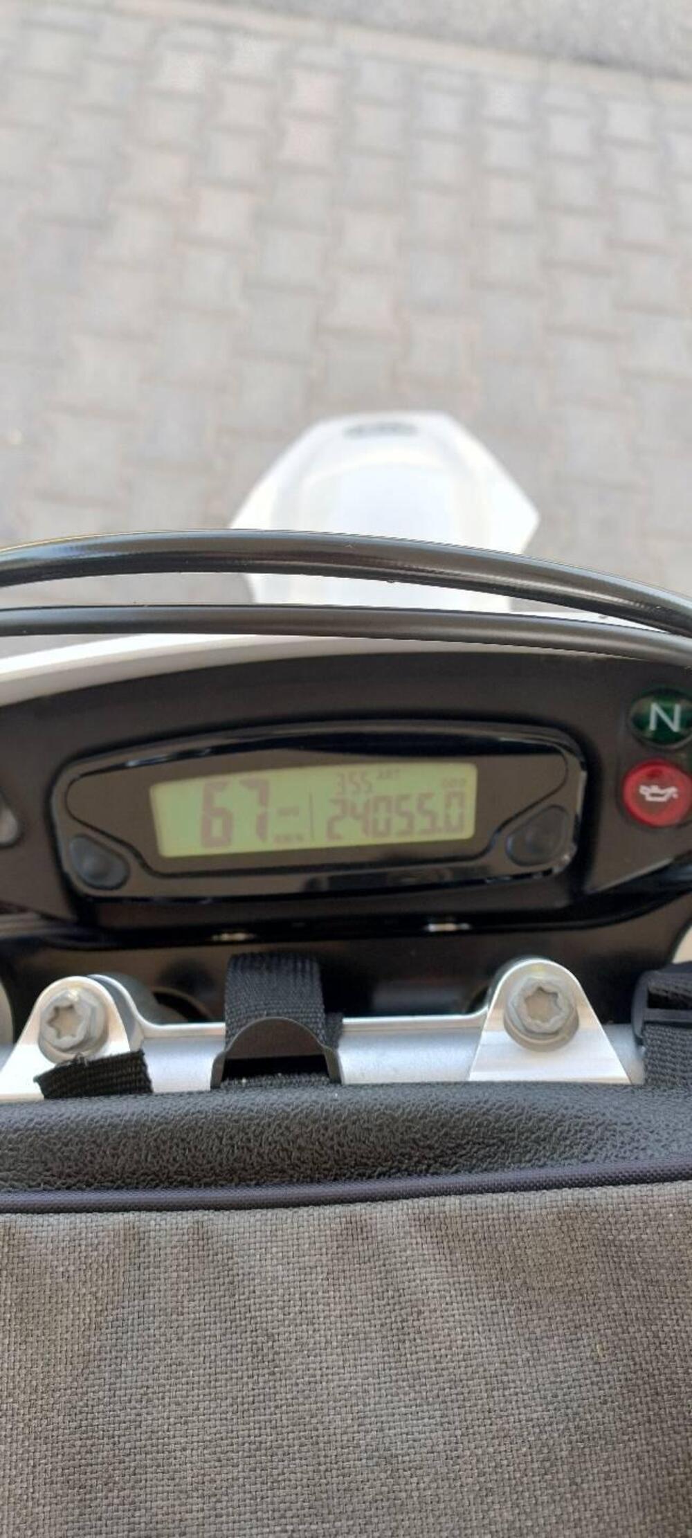 Husqvarna 701 Supermoto (2016) (6)