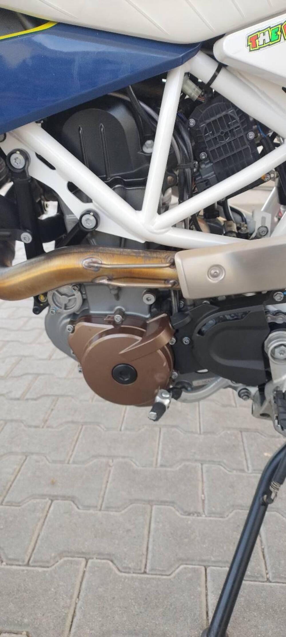 Husqvarna 701 Supermoto (2016) (7)