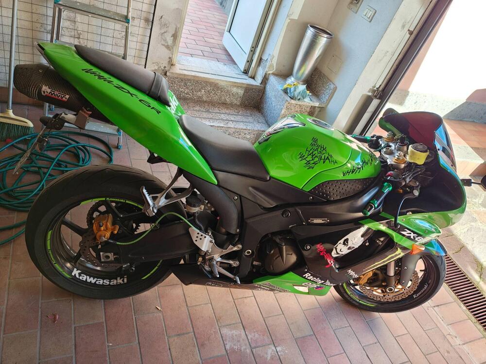Kawasaki Ninja 636 ZX-6R (2005 - 06) (4)