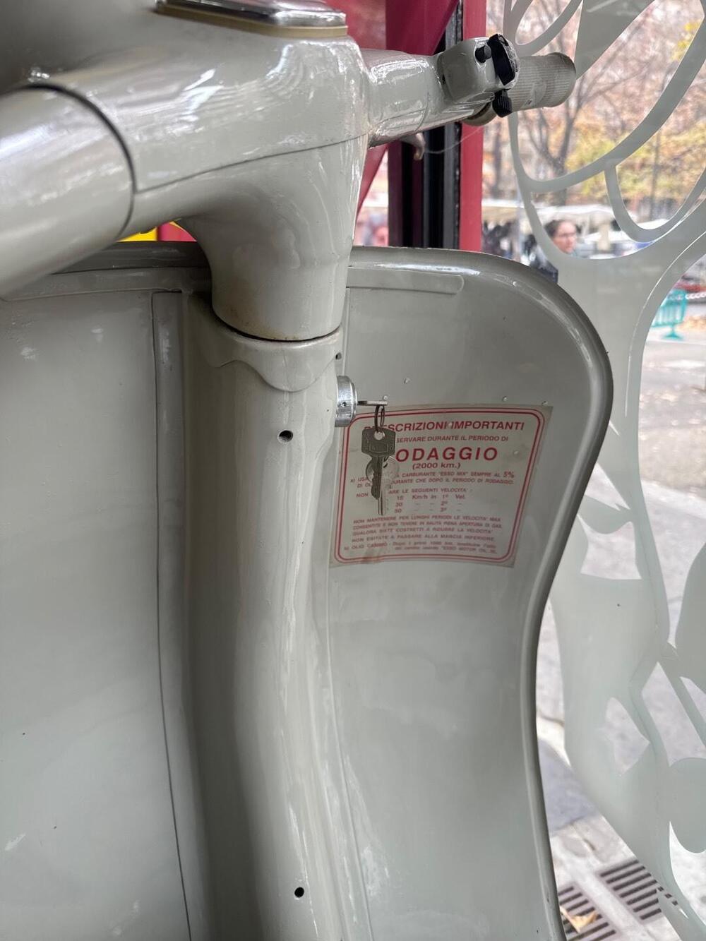 Piaggio Vespa VNA125 (2)