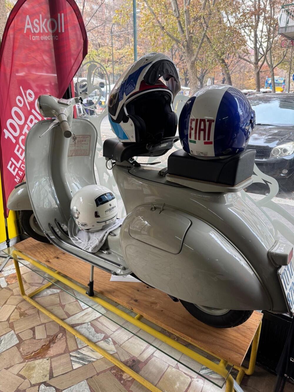 Piaggio Vespa VNA125 (3)