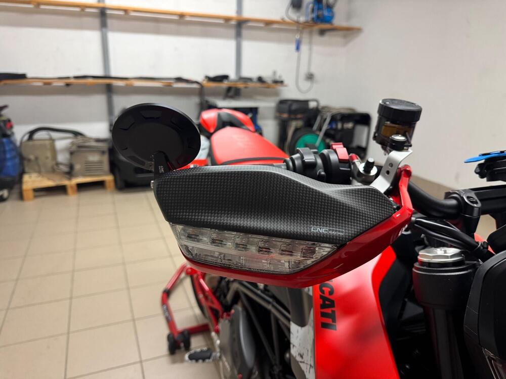 Ducati Hypermotard 950 RVE (2022 - 25) (7)
