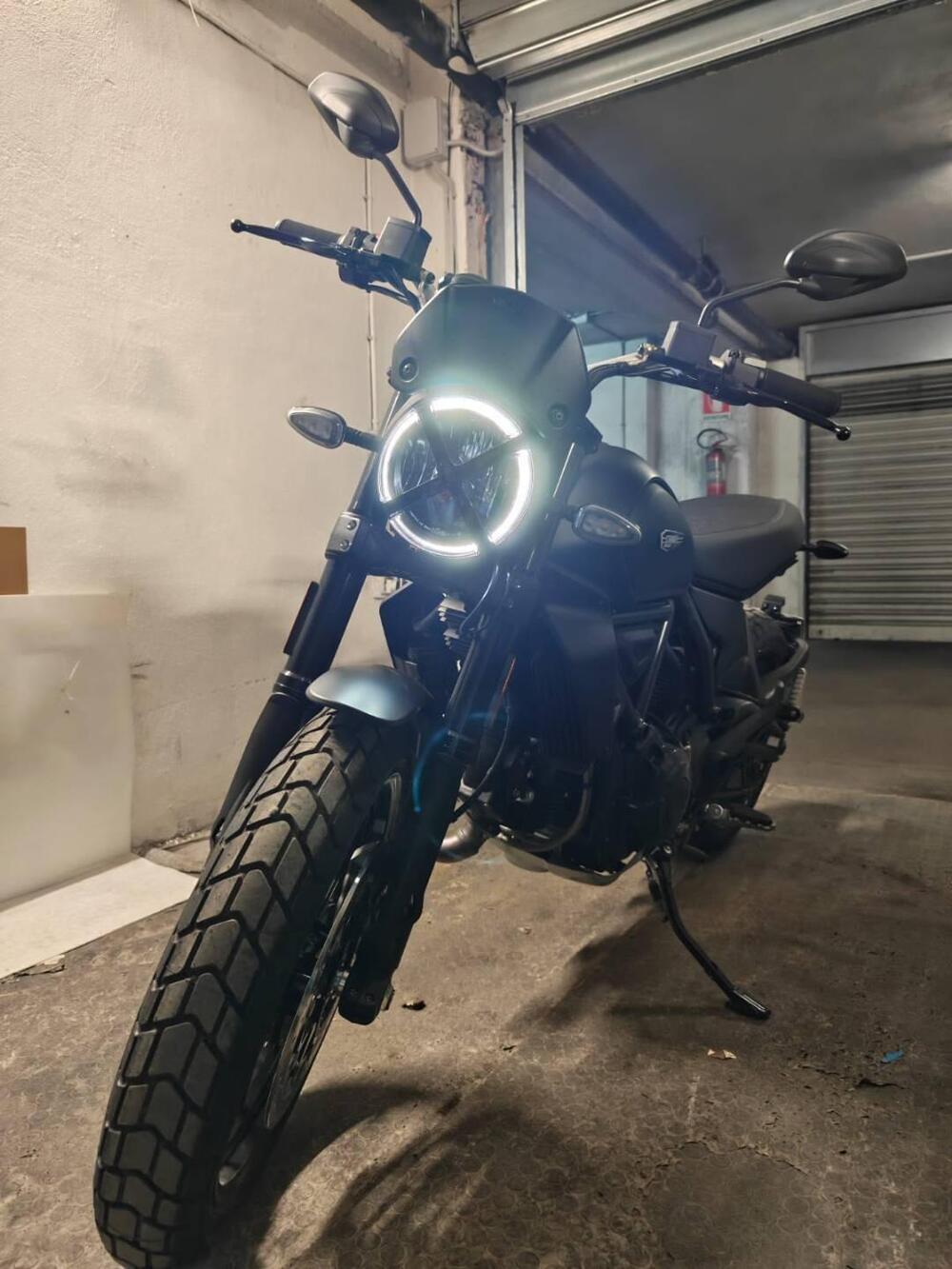 Ducati Scrambler 800 Icon Dark (2025 - 26) (12)