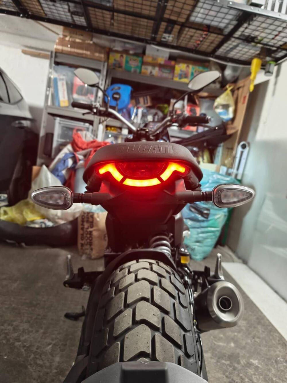 Ducati Scrambler 800 Icon Dark (2025 - 26) (13)