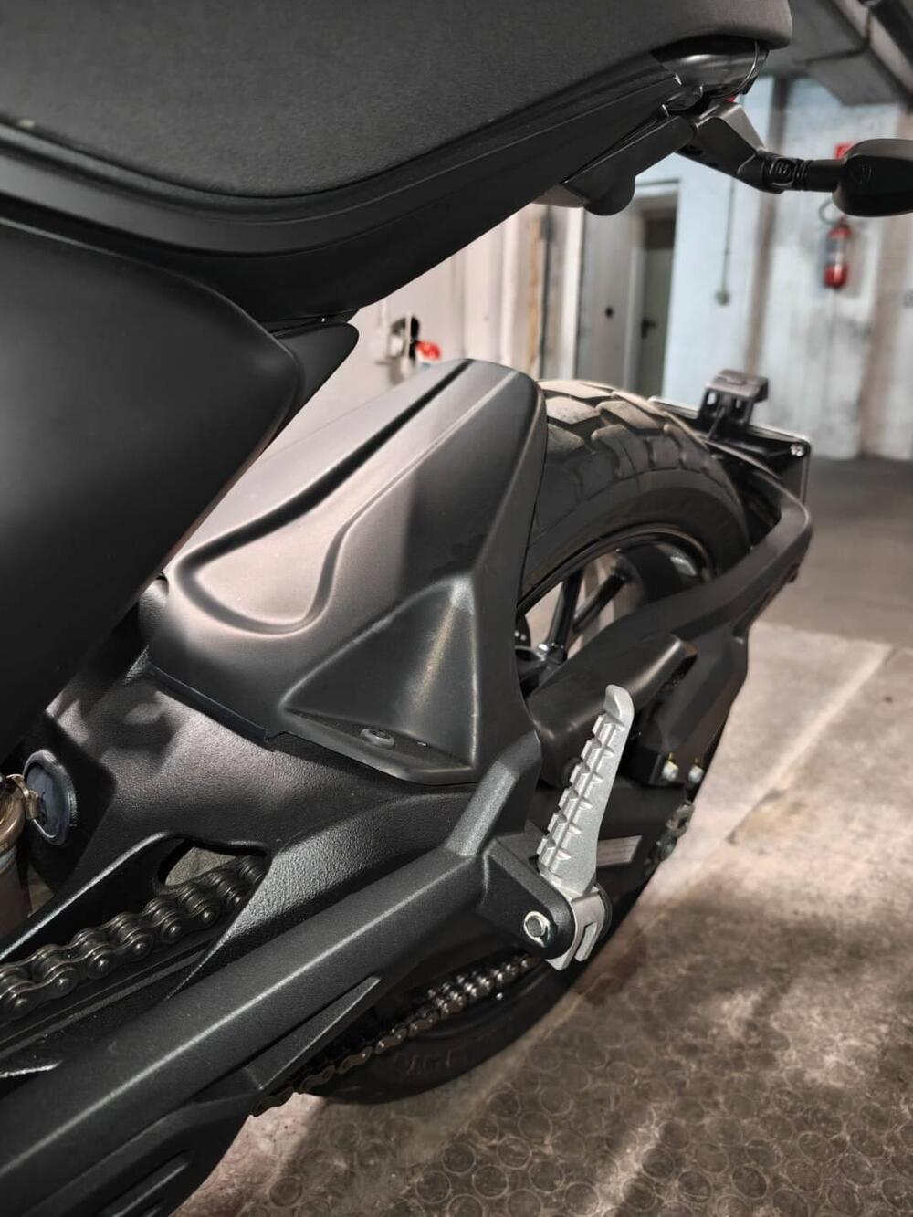 Ducati Scrambler 800 Icon Dark (2025 - 26) (14)