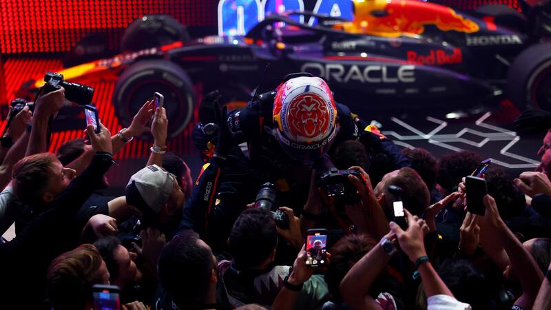 F1. GP Qatar, Max Verstappen stellare a Losail: &quot;Non penso a perdere, solo a come vincere. Pi&ugrave; rilassato di Abu Dhabi 2021&quot;