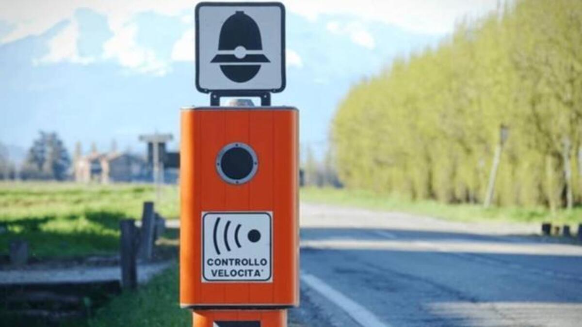 Autovelox non censiti spenti da oggi: migliaia di multe da annullare in Italia