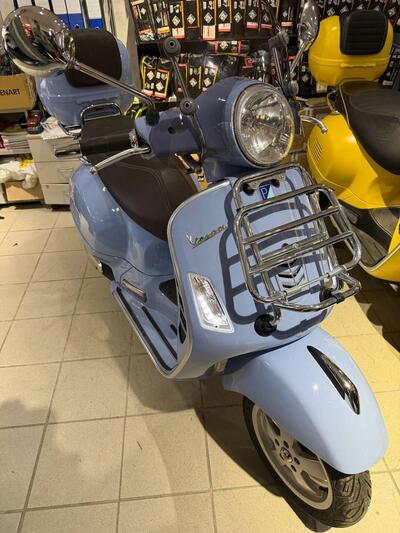 Vespa GTS 300 (2017 - 18) usata