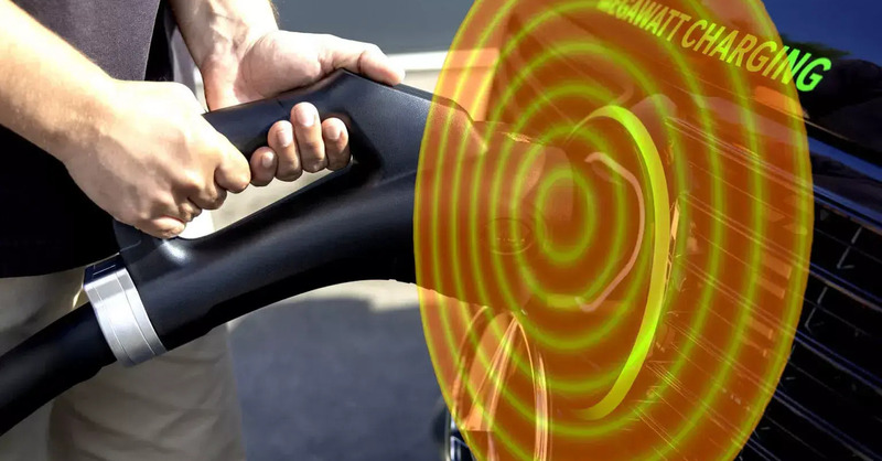 Auto elettriche radioattive? Cosa c&rsquo;&egrave; di vero e perch&eacute; se ne parla ora