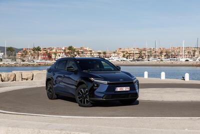 Toyota bZ4X: il SUV elettrico si evolve con pi&ugrave; potenza, efficienza e comfort. Arriva a dicembre 2025