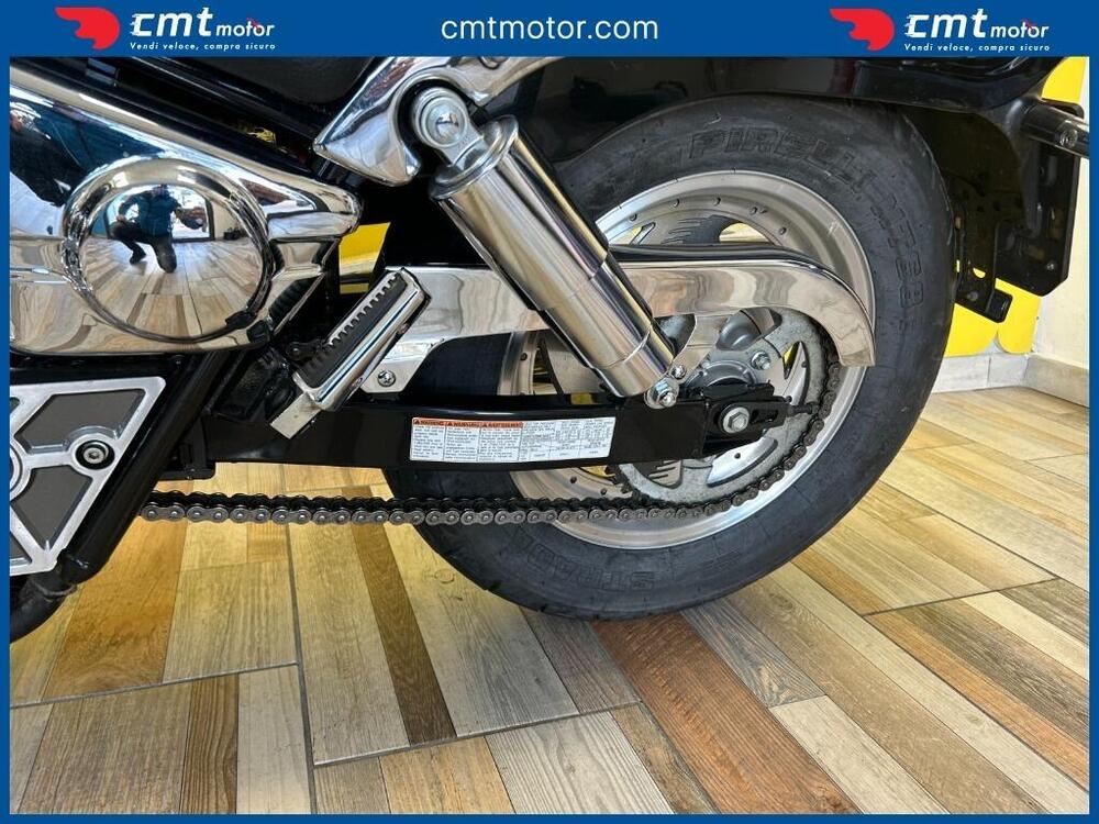 Suzuki Marauder VZ 800 (6)